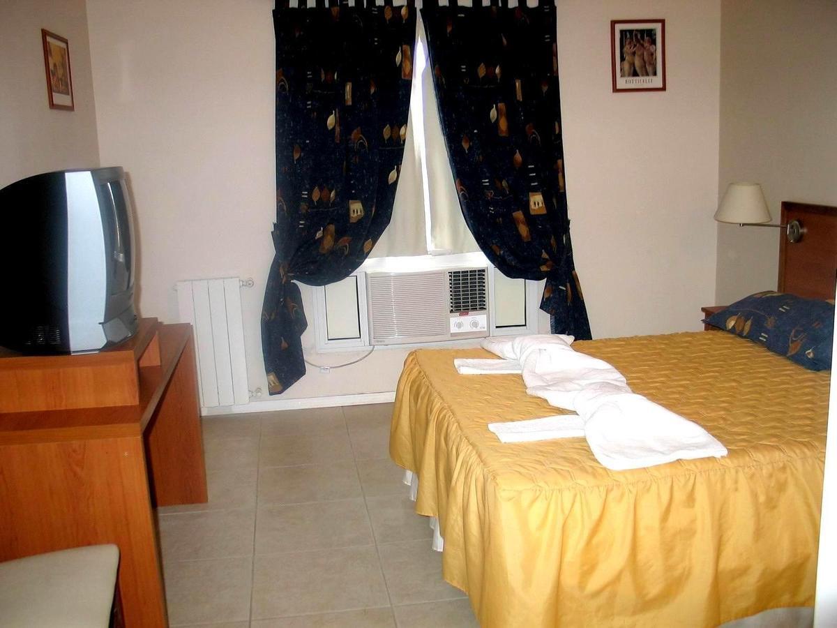 Hotel Del Centro Aimogasta Szoba fotó